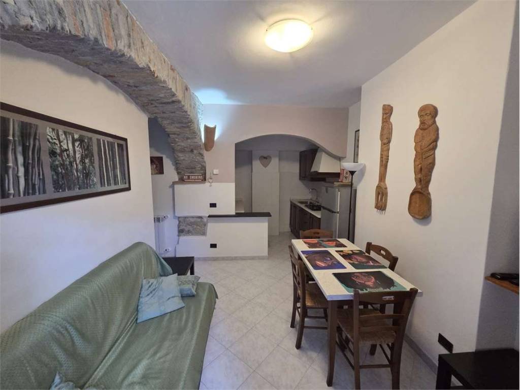appartamento in vendita a Luni in zona Casano