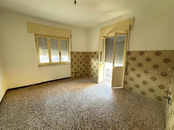 casa indipendente in vendita a Luni in zona Casano