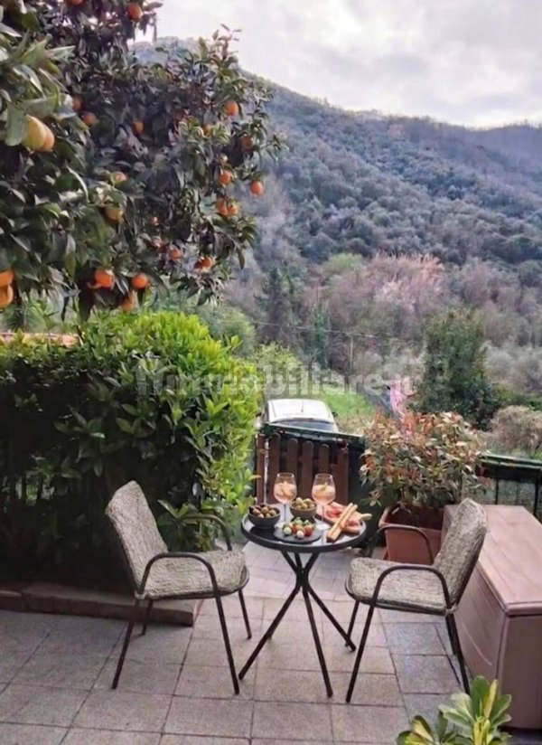 casa indipendente in vendita a Luni in zona Casano
