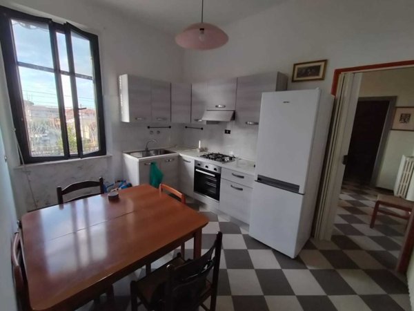 appartamento in vendita a Luni in zona Dogana
