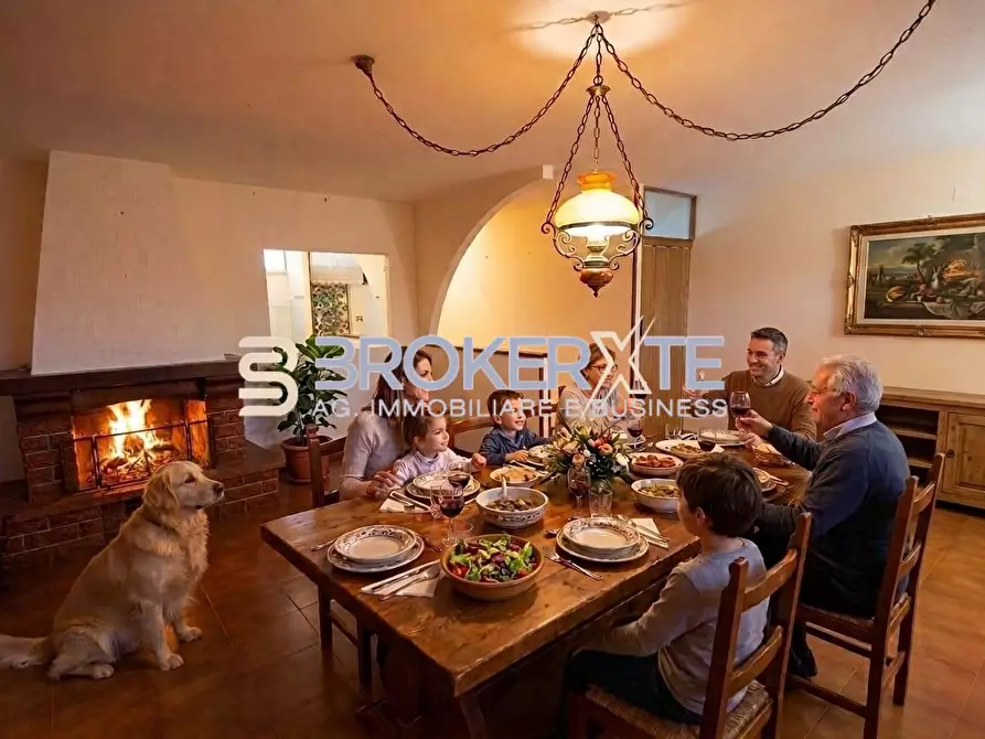 casa indipendente in vendita a Luni in zona Dogana