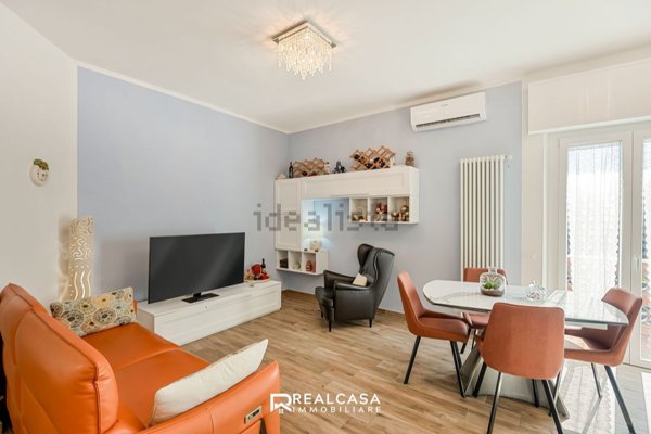 appartamento in vendita a Luni in zona Isola