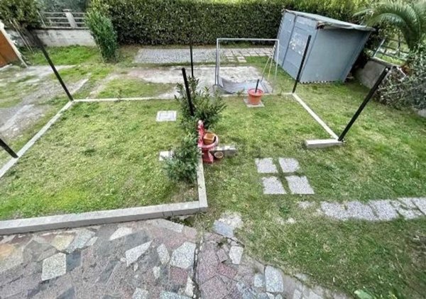 appartamento in vendita a Luni in zona Luni