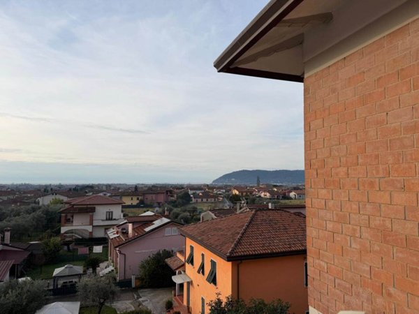 appartamento in vendita a Luni in zona Dogana