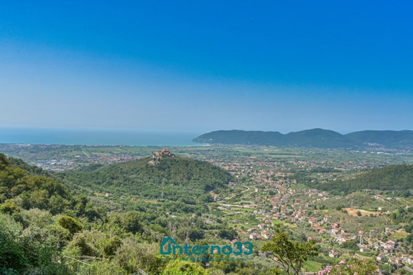 appartamento in vendita a Luni in zona Casano