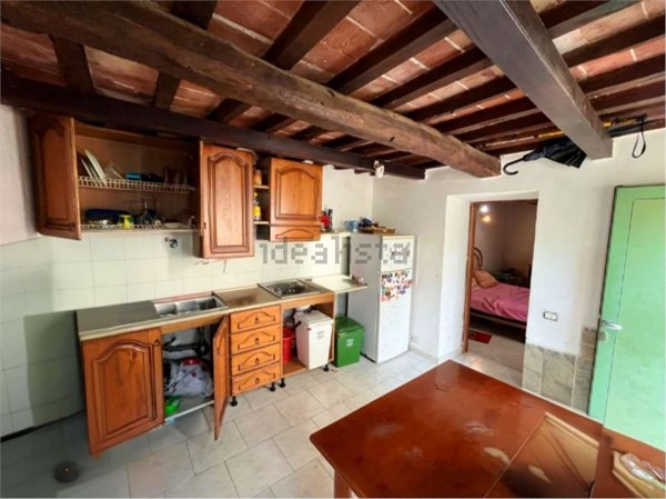 appartamento in vendita a Luni in zona Isola
