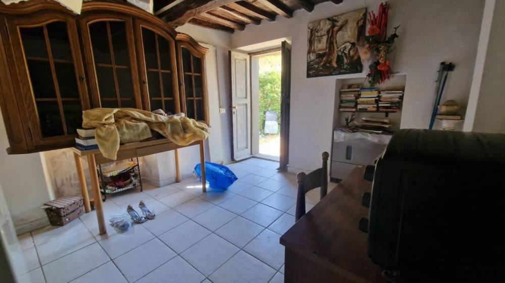 casa indipendente in vendita a Luni in zona Isola