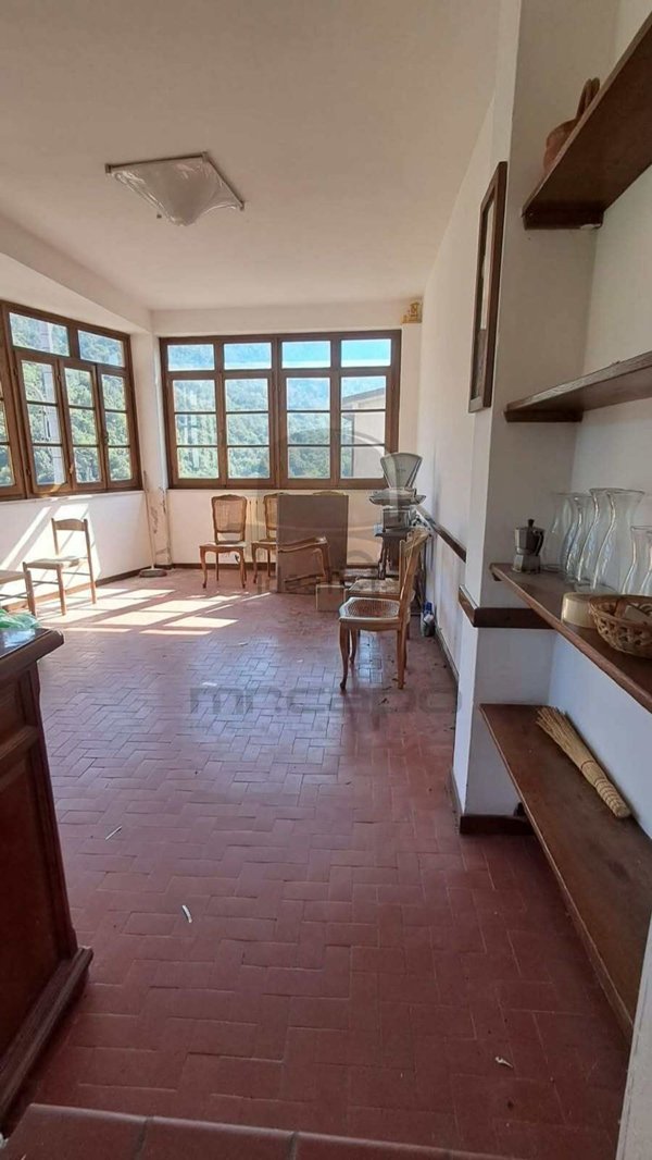 casa indipendente in vendita a Luni in zona Casano