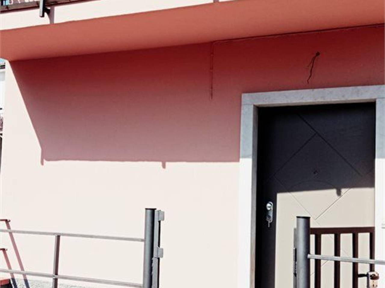 casa indipendente in vendita a Luni in zona Dogana