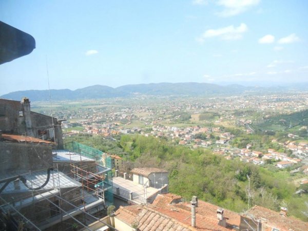 casa indipendente in vendita a Luni in zona Nicola