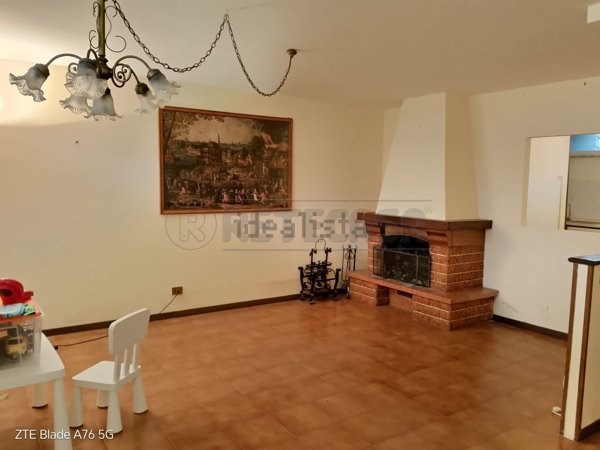 casa indipendente in vendita a Luni in zona Isola