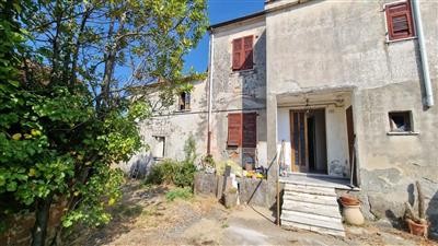 casa semindipendente in vendita a Luni in zona Isola