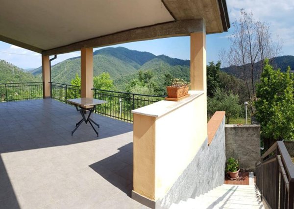 casa indipendente in vendita a Pignone