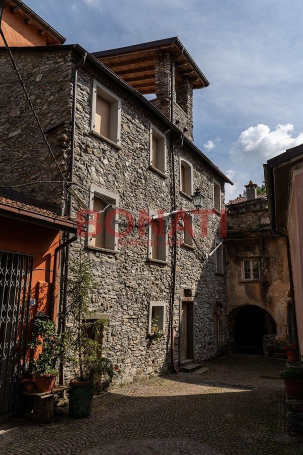 casa indipendente in vendita a Pignone in zona Casale