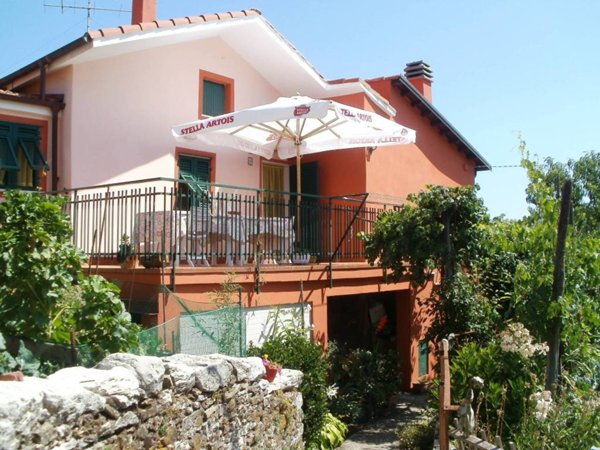 casa indipendente in vendita a Pignone