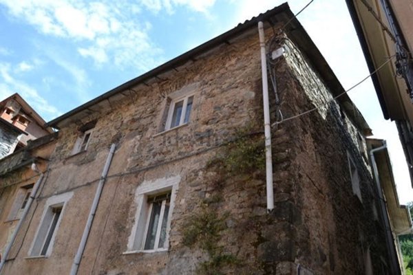 casa indipendente in vendita a Pignone in zona Casale