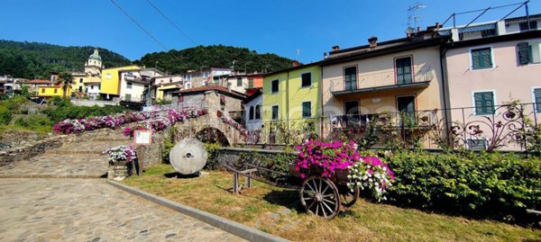 casa indipendente in vendita a Pignone