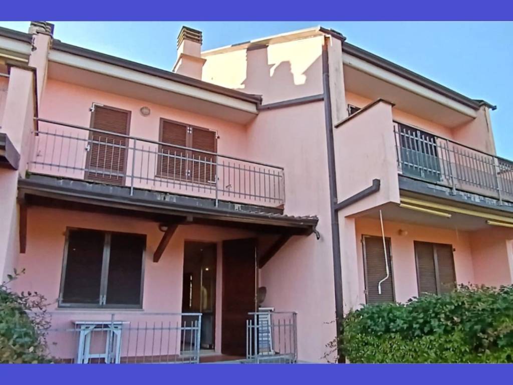appartamento in vendita a Pignone in zona Casale