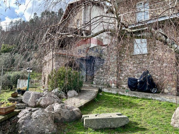 appartamento in vendita a Pignone in zona Casale