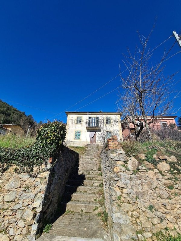casa indipendente in vendita a Pignone