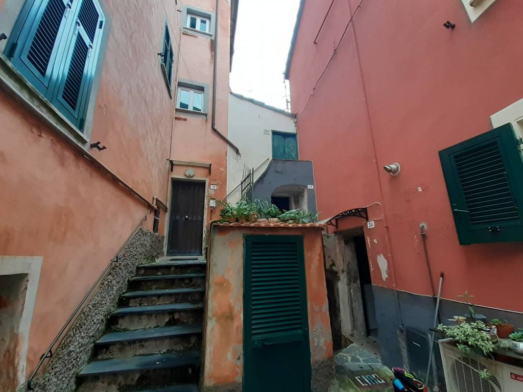 casa indipendente in vendita a Portovenere in zona Fezzano