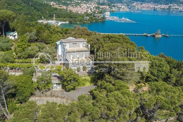 casa indipendente in vendita a Portovenere in zona Le Grazie