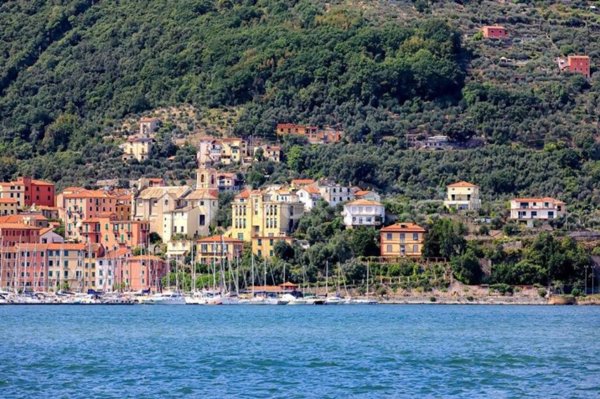 appartamento in vendita a Portovenere in zona Fezzano