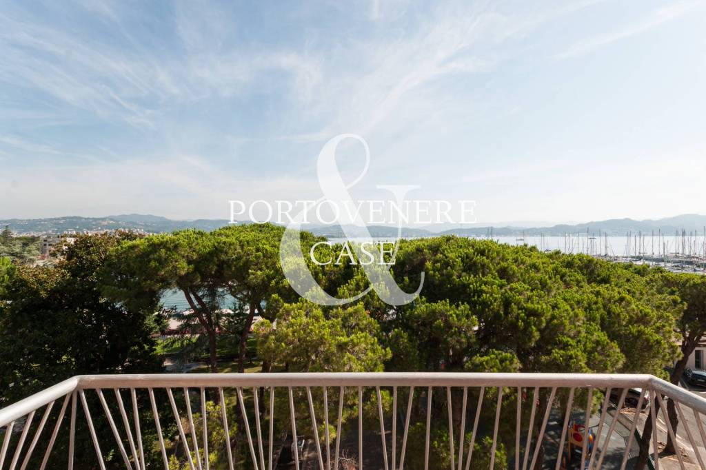 appartamento in vendita a Portovenere in zona Fezzano