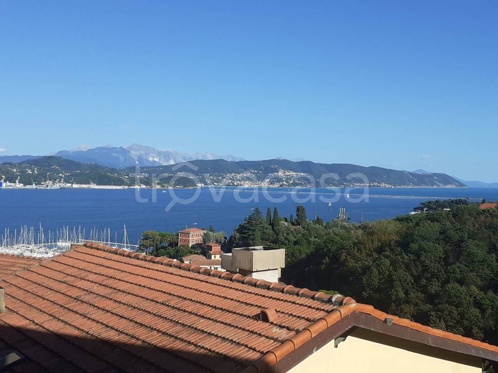 appartamento in vendita a Portovenere in zona Fezzano