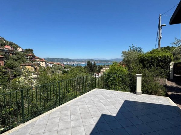 appartamento in vendita a Portovenere in zona Fezzano