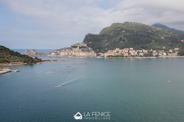 casa indipendente in vendita a Portovenere in zona Fezzano