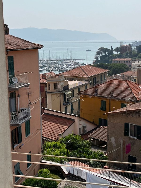 appartamento in vendita a Portovenere in zona Fezzano