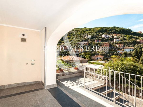 appartamento in vendita a Portovenere in zona Fezzano