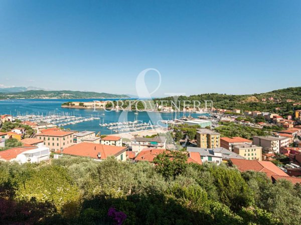 casa indipendente in vendita a Portovenere in zona Le Grazie