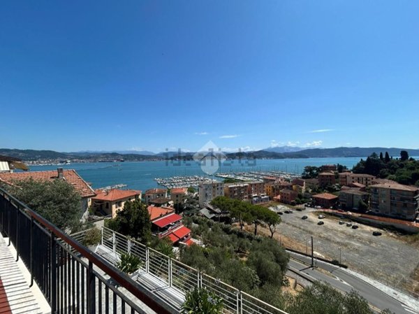 casa semindipendente in vendita a Portovenere in zona Fezzano