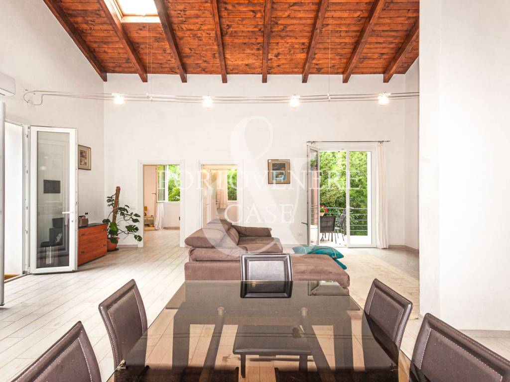 casa indipendente in vendita a Portovenere in zona Fezzano