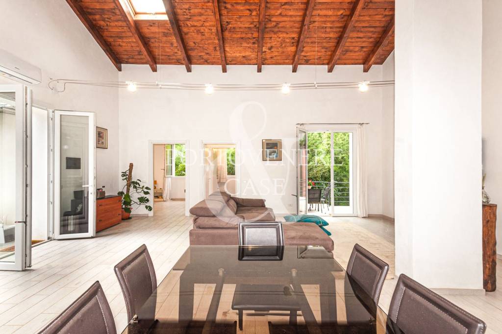 casa indipendente in vendita a Portovenere in zona Fezzano