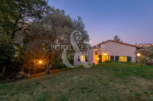 casa indipendente in vendita a Portovenere in zona Fezzano