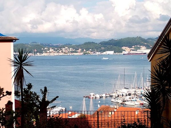 appartamento in vendita a Portovenere in zona Fezzano