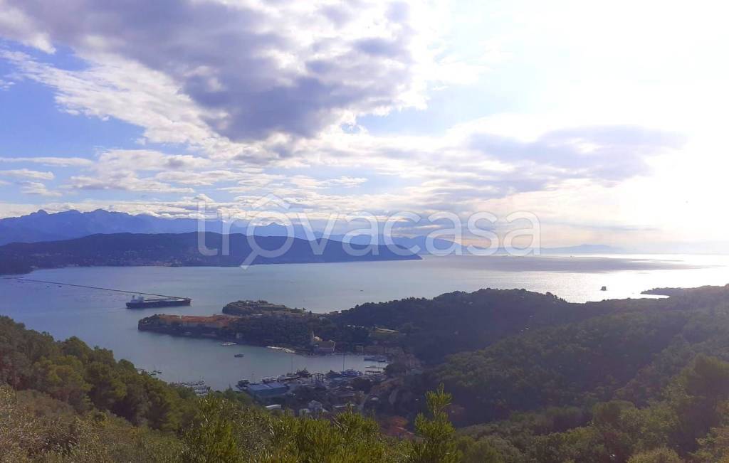 casa indipendente in vendita a Portovenere in zona Le Grazie