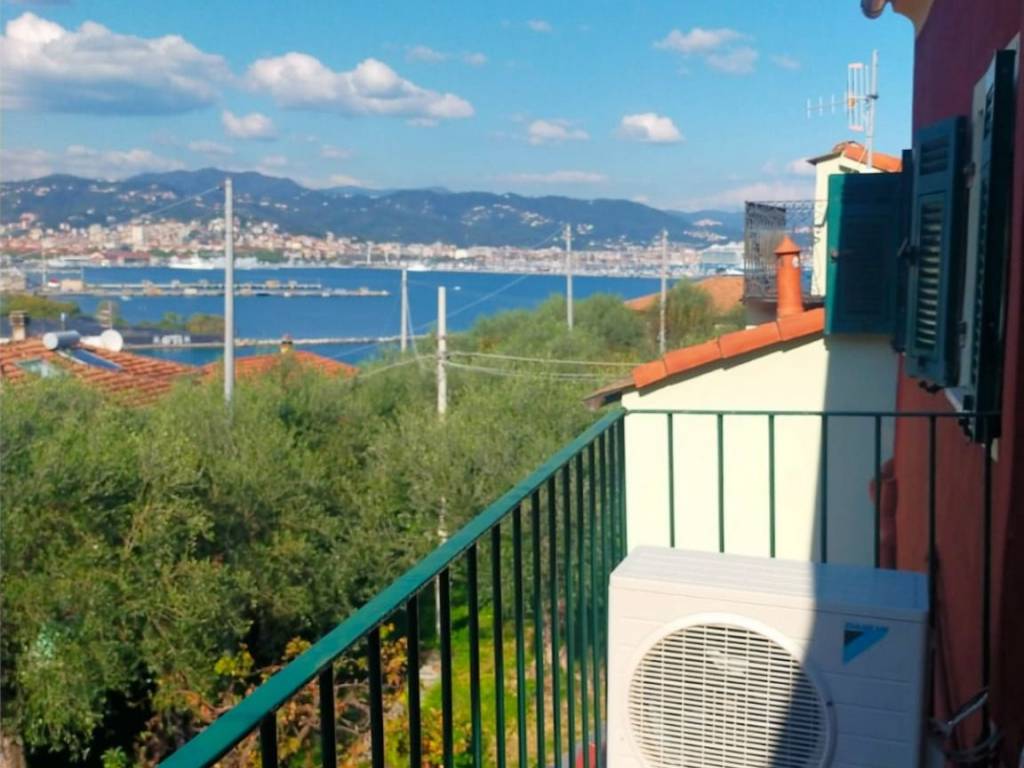appartamento in vendita a Portovenere in zona Fezzano