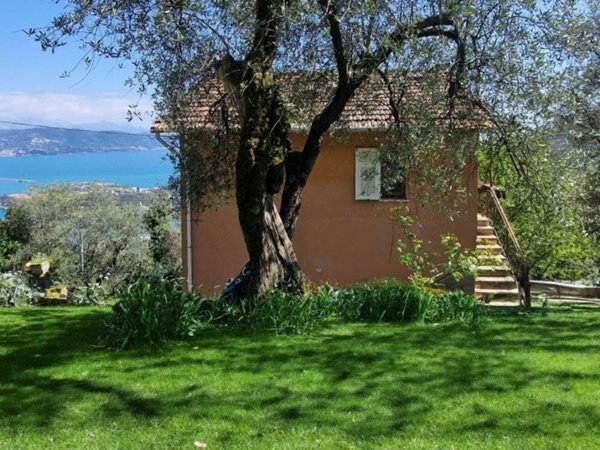 casa indipendente in vendita a Portovenere in zona Le Grazie