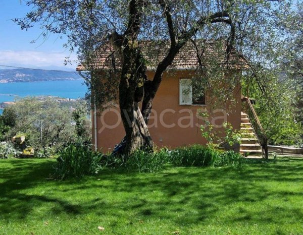 casa indipendente in vendita a Portovenere in zona Le Grazie