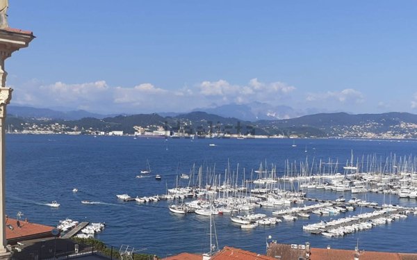 appartamento in vendita a Portovenere in zona Fezzano