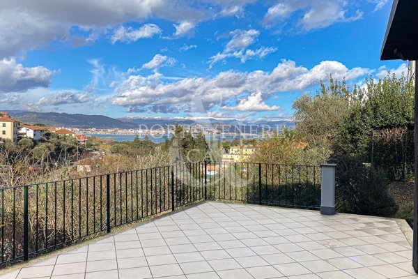 appartamento in vendita a Portovenere in zona Fezzano