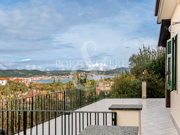 appartamento in vendita a Portovenere in zona Fezzano