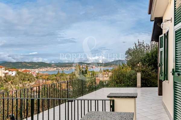 appartamento in vendita a Portovenere in zona Fezzano