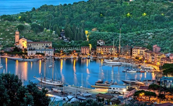casa indipendente in vendita a Portovenere in zona Le Grazie