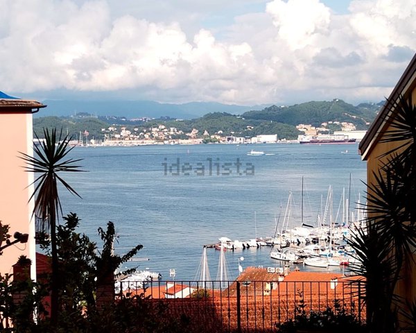 appartamento in vendita a Portovenere in zona Fezzano