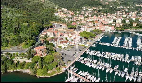 terreno edificabile in vendita a Portovenere in zona Fezzano